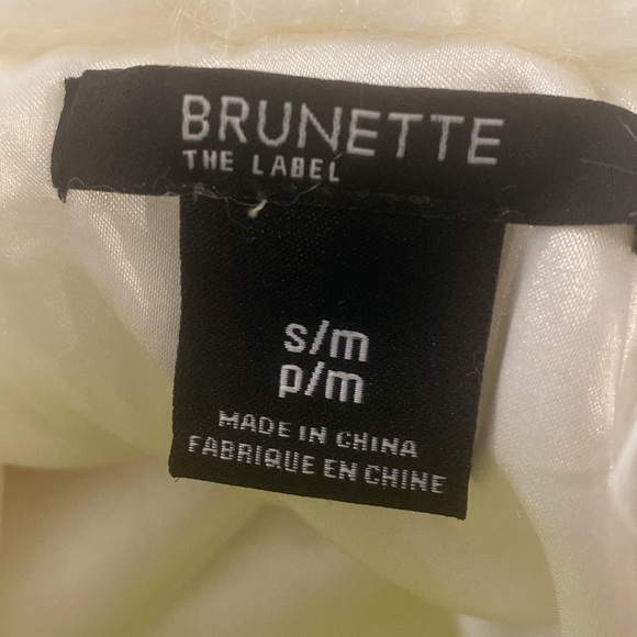 Brunette the Label white faux fur coat size Small/Medium - Picture 4 of 4